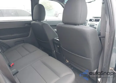 2010 Ford Escape Xlt из США, поврежденный, VIN 1FMCU9DG7AKB54333